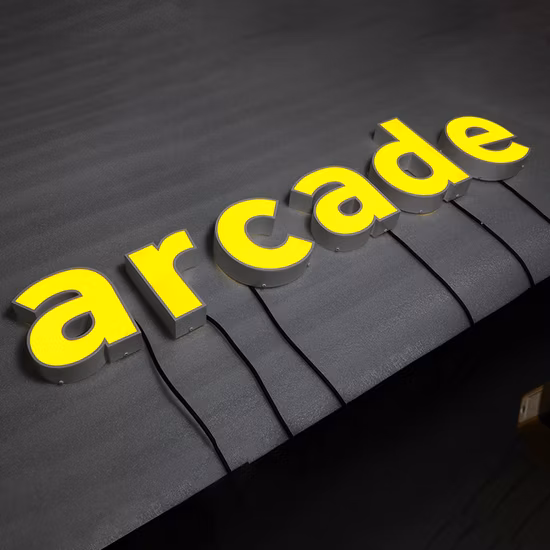 サイン照明用の真っ白なSMD LEDモジュールを備えたLED溝付き文字